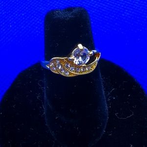 🪽Angel Wing 💛 Goldtone Round Clear Cubic Zirconia Ring Size 9 New